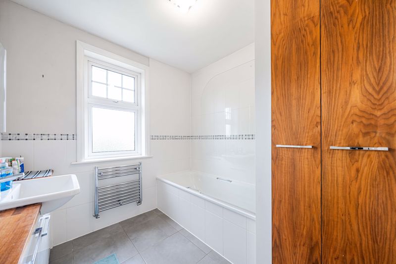 Family Bathroom- click for photo gallery